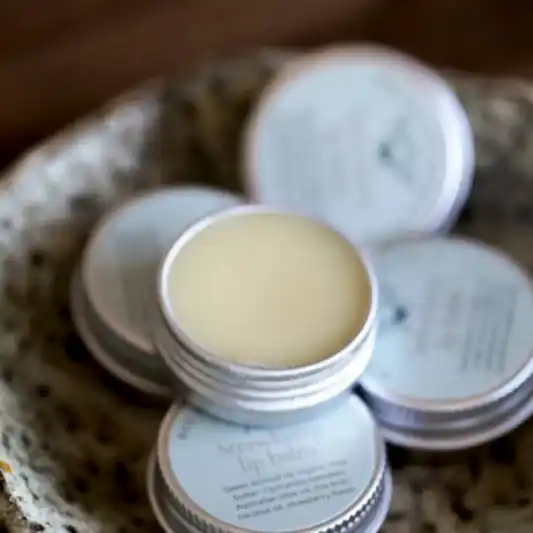 Lip balm Tin open